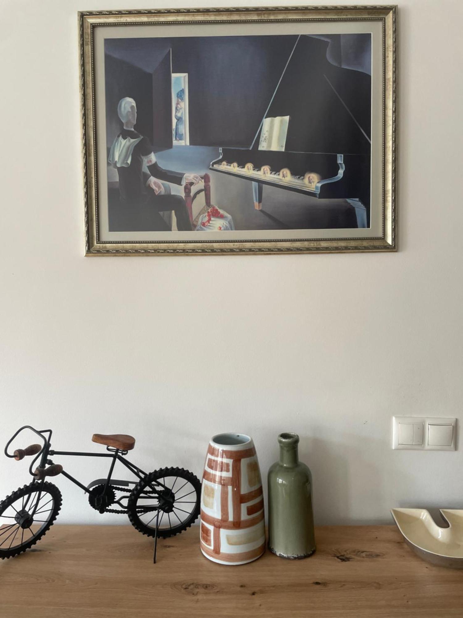 Large 2-bedroom Centre Art Appartement *